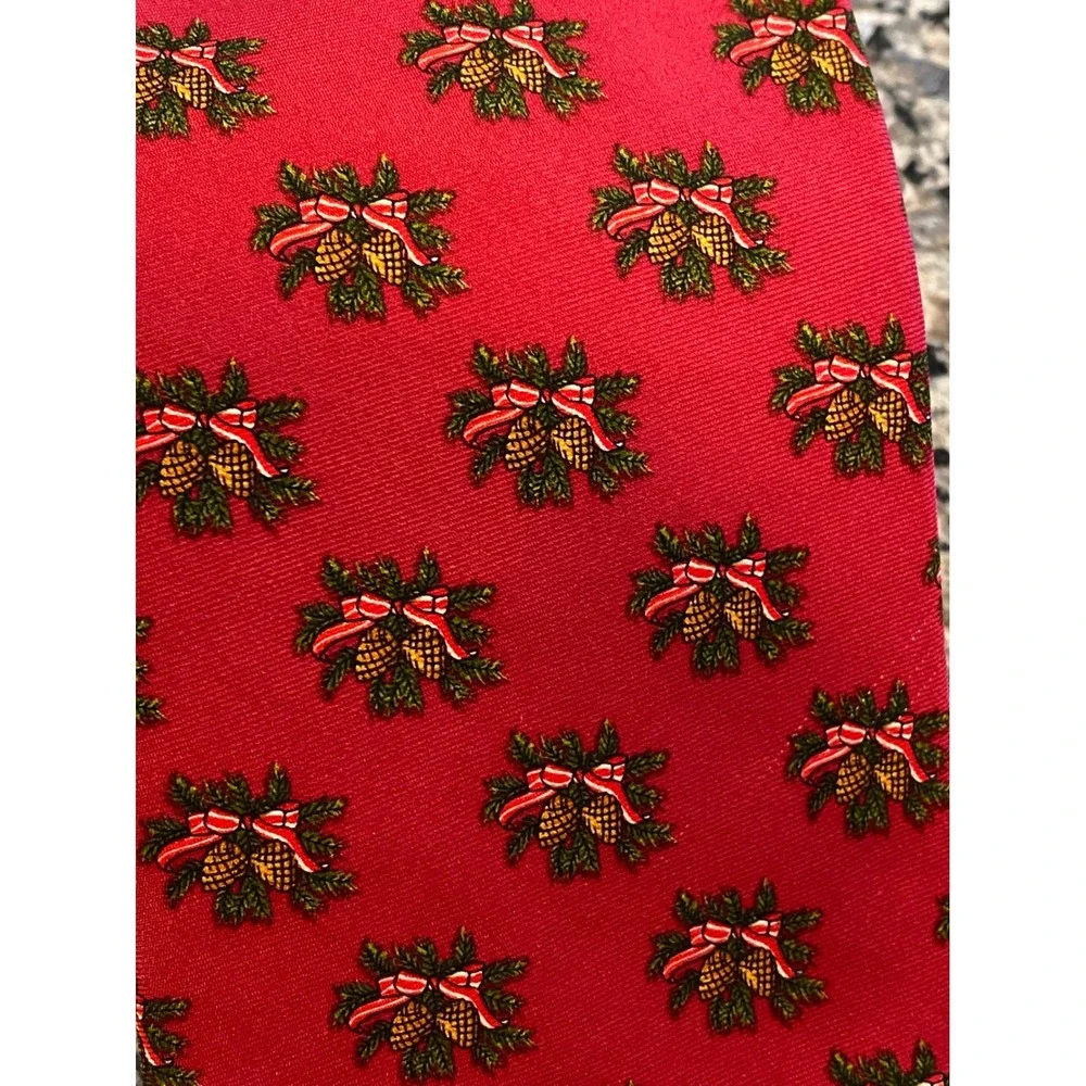 Brooks Brothers Makers Mens Red Silk Pinecone Christmas Holiday Tie Made in‎ USA